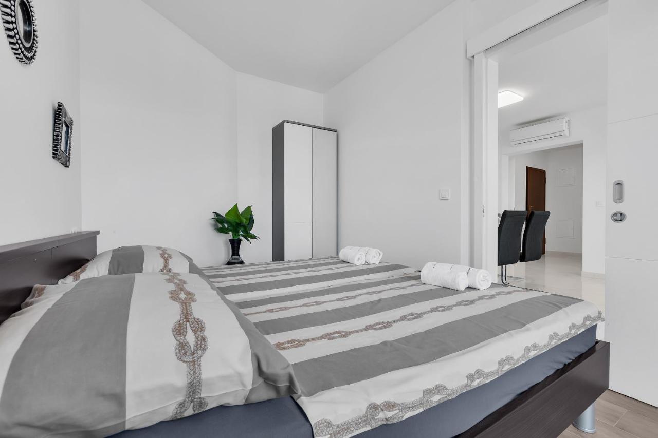 Apartment Navis, Sea View Макарска Экстерьер фото