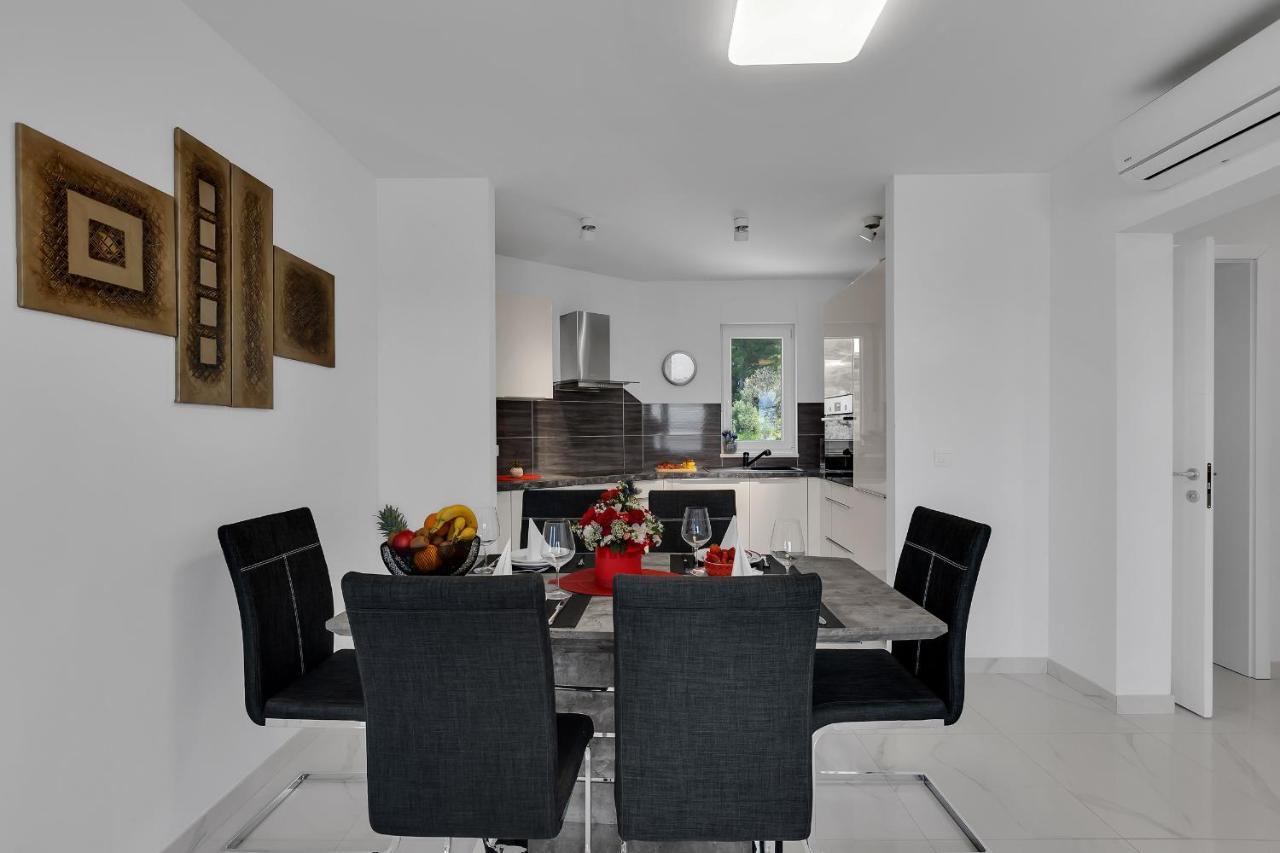 Apartment Navis, Sea View Макарска Экстерьер фото